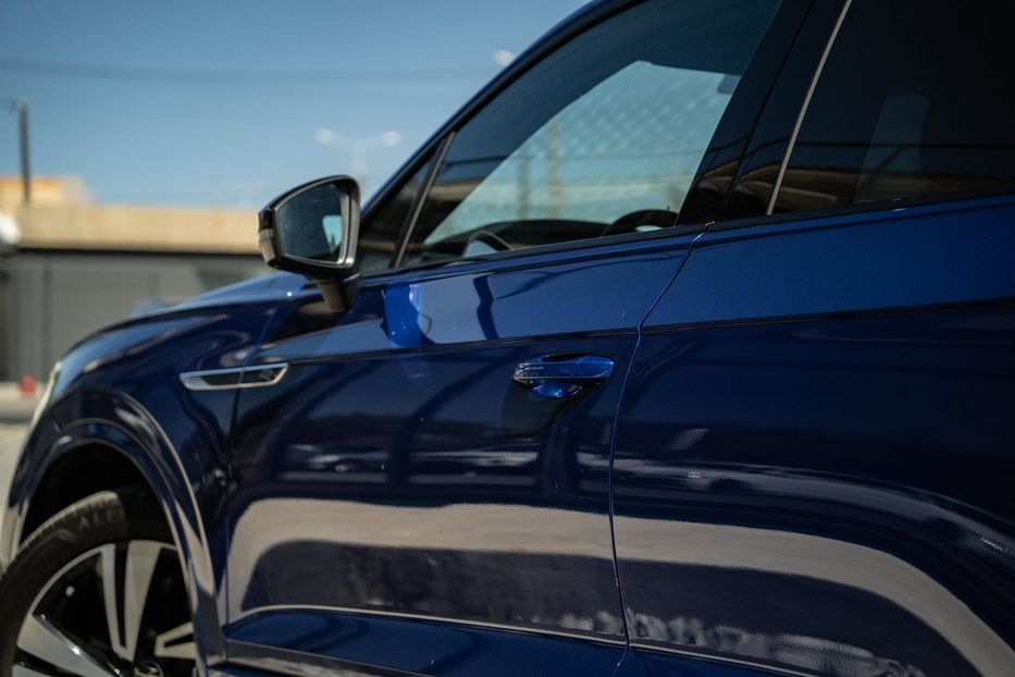 Продам Volkswagen Touareg R-Line AWD 2022 года в Черновцах