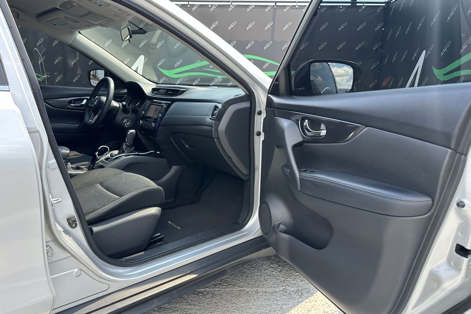 Продам Nissan Rogue 2018 года в Киеве