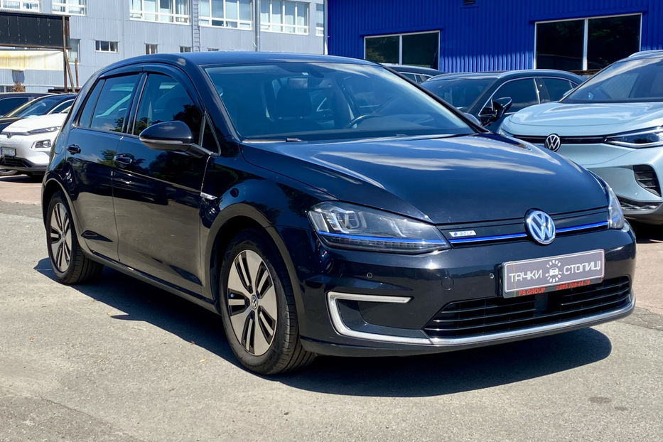 Продам Volkswagen e-Golf 2015 года в Киеве