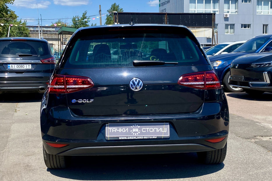 Продам Volkswagen e-Golf 2015 года в Киеве