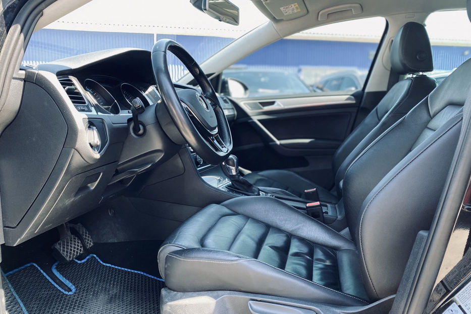 Продам Volkswagen e-Golf 2015 года в Киеве