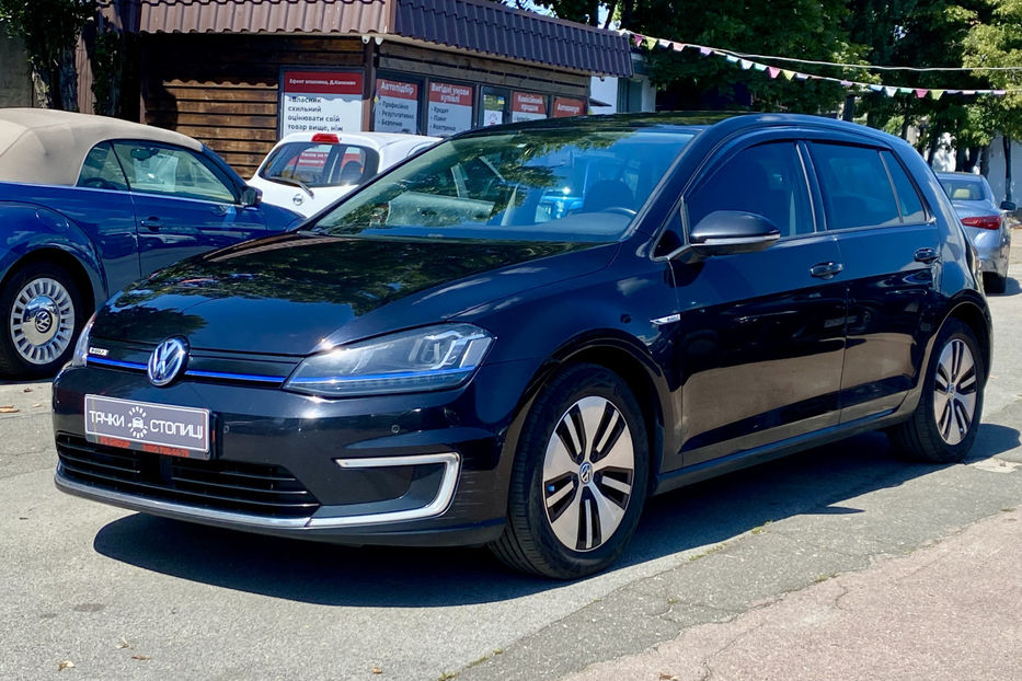Продам Volkswagen e-Golf 2015 года в Киеве