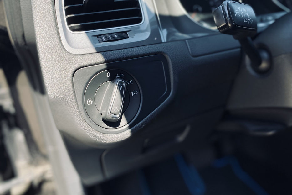 Продам Volkswagen e-Golf 2015 года в Киеве