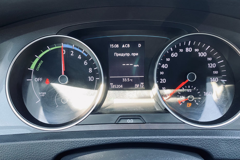 Продам Volkswagen e-Golf 2015 года в Киеве