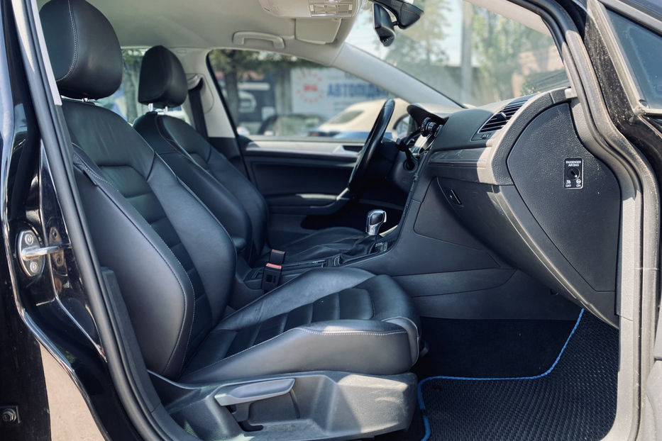 Продам Volkswagen e-Golf 2015 года в Киеве