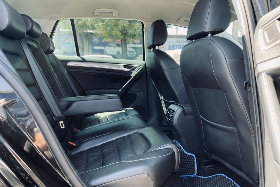 Продам Volkswagen e-Golf 2015 года в Киеве
