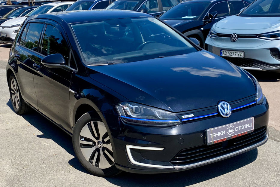Продам Volkswagen e-Golf 2015 года в Киеве