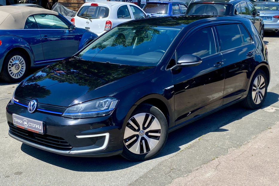 Продам Volkswagen e-Golf 2015 года в Киеве