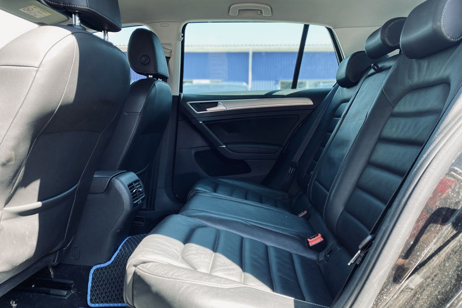 Продам Volkswagen e-Golf 2015 года в Киеве