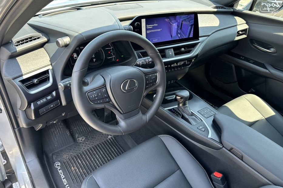 Продам Lexus RH UX250 Hybrid AWD 2023 года в Киеве