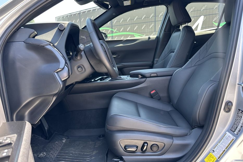 Продам Lexus RH UX250 Hybrid AWD 2023 года в Киеве