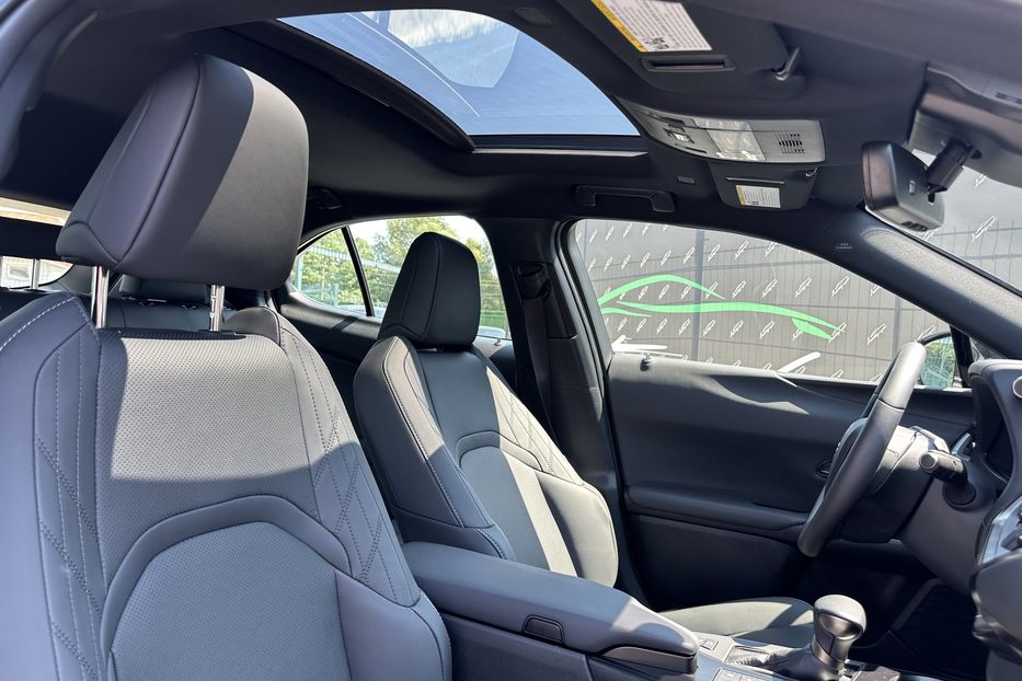 Продам Lexus RH UX250 Hybrid AWD 2023 года в Киеве