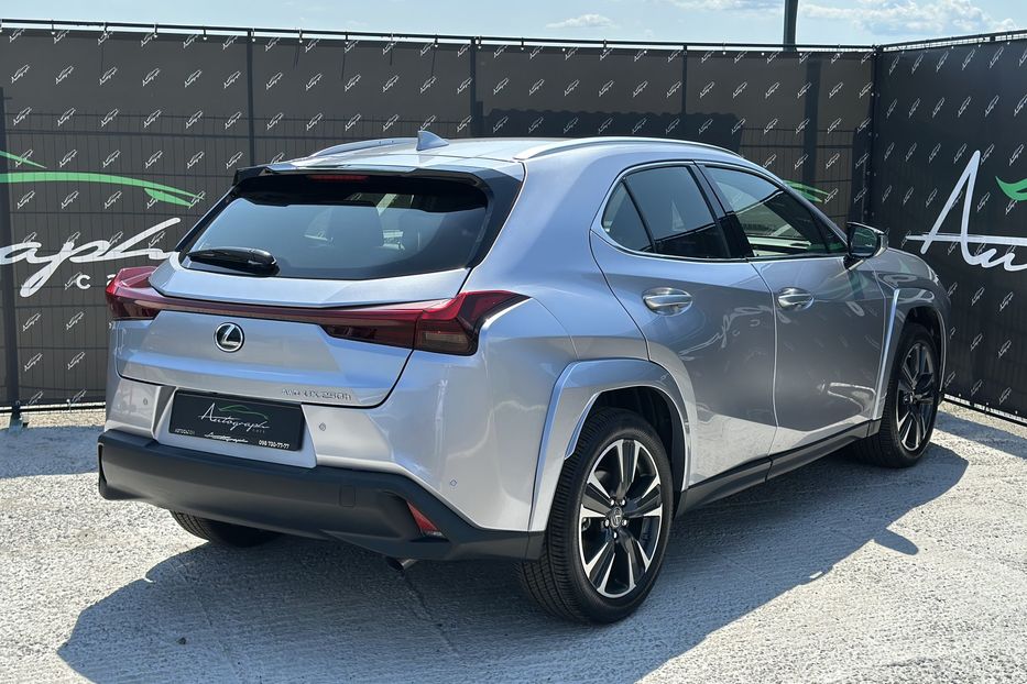 Продам Lexus RH UX250 Hybrid AWD 2023 года в Киеве