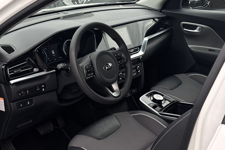 Продам Kia Niro 64квт 2021 года в Львове