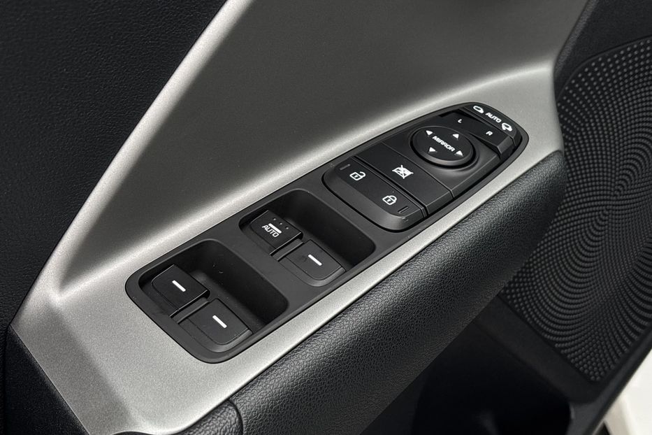 Продам Kia Niro 64квт 2021 года в Львове