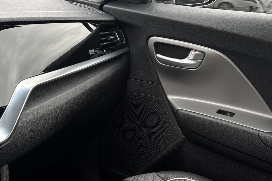 Продам Kia Niro 64квт 2021 года в Львове