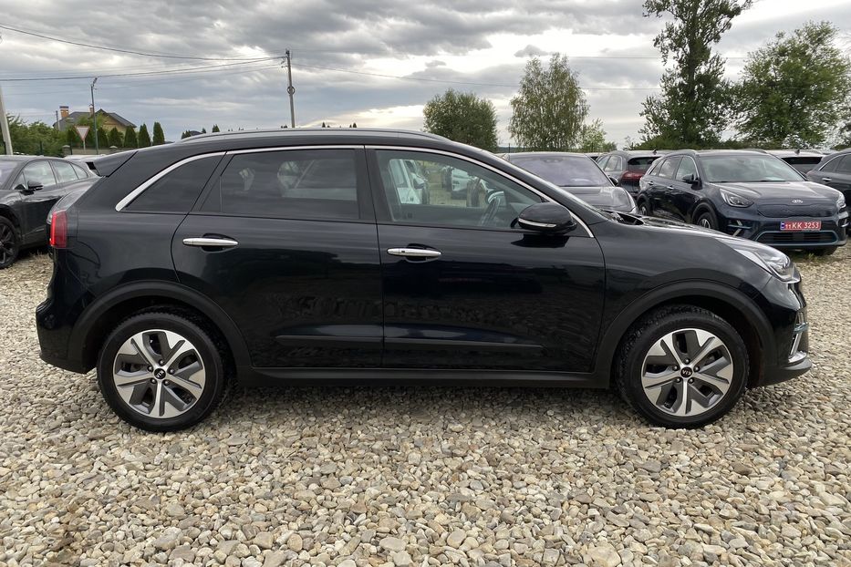 Продам Kia Niro 64 кВт Макс. комплектація 2020 года в Львове