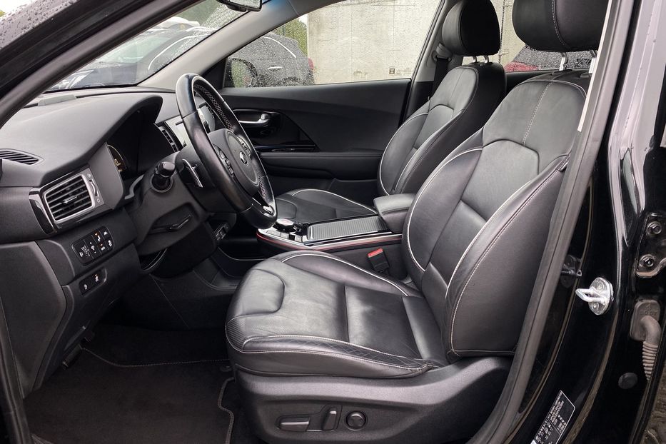 Продам Kia Niro 64 кВт Макс. комплектація 2020 года в Львове