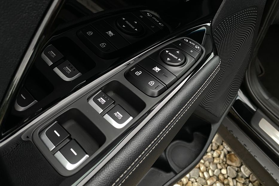 Продам Kia Niro 64 кВт Макс. комплектація 2020 года в Львове