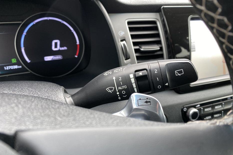 Продам Kia Niro 64 кВт Макс. комплектація 2020 года в Львове