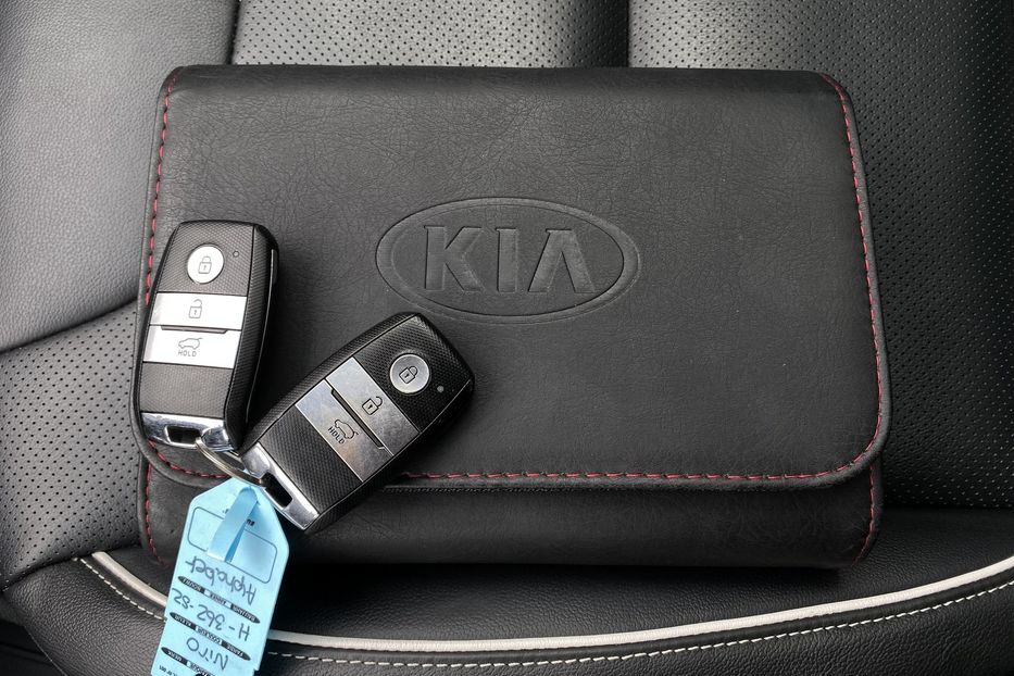 Продам Kia Niro 64 кВт Макс. комплектація 2020 года в Львове