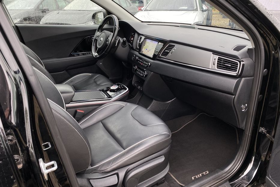 Продам Kia Niro 64 кВт Макс. комплектація 2020 года в Львове