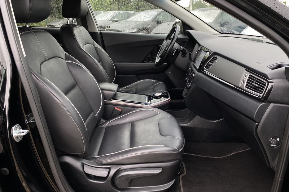 Продам Kia Niro 64 кВт Макс. комплектація 2020 года в Львове