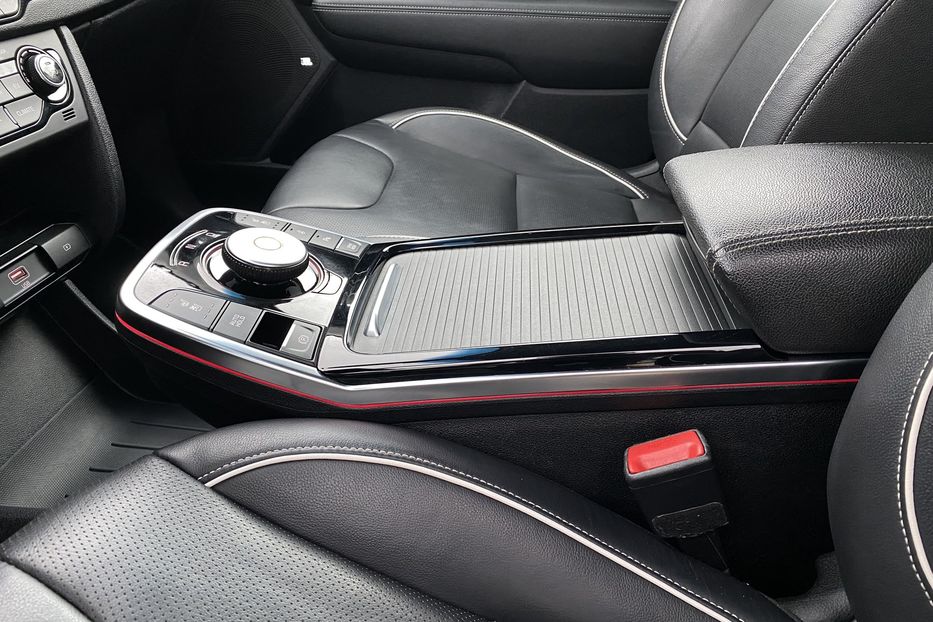 Продам Kia Niro 64 кВт Макс. комплектація 2020 года в Львове