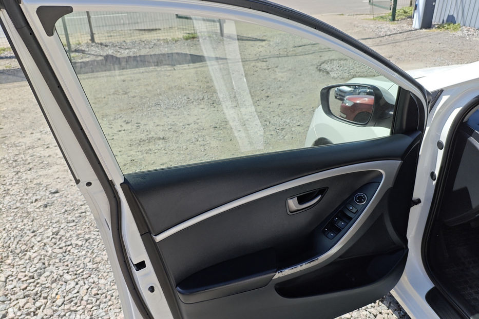 Продам Hyundai i30  2013 года в Киеве