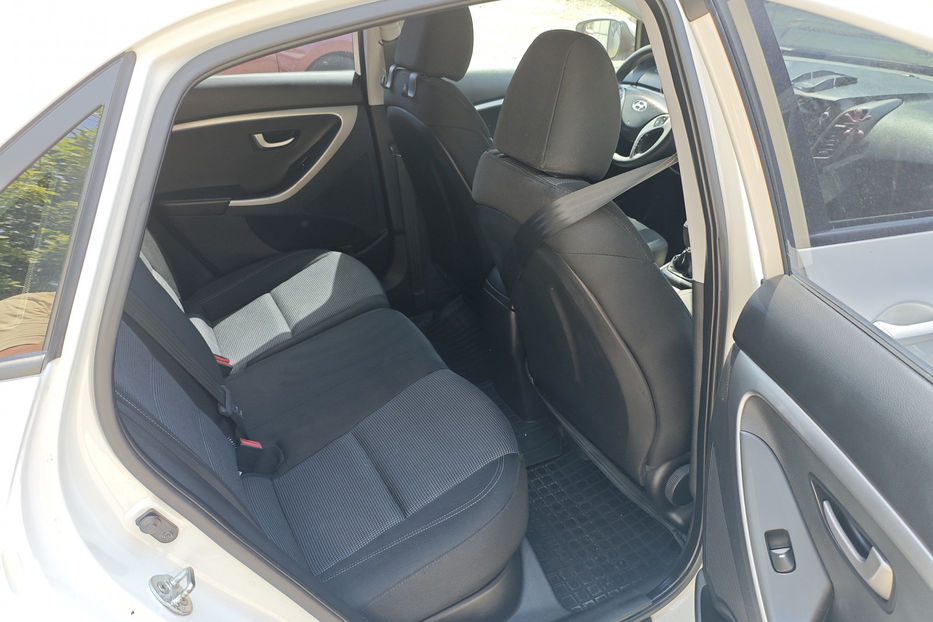 Продам Hyundai i30  2013 года в Киеве