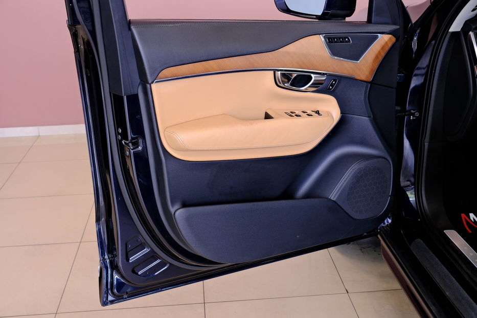 Продам Volvo XC90 Plug-in-Hybrid 2017 года в Одессе