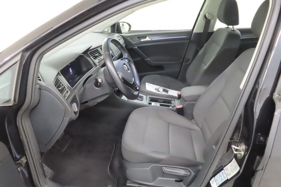 Продам Volkswagen e-Golf v9225 2019 года в Луцке