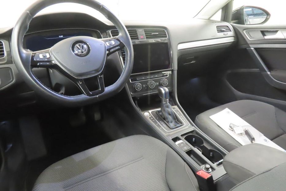 Продам Volkswagen e-Golf v9225 2019 года в Луцке