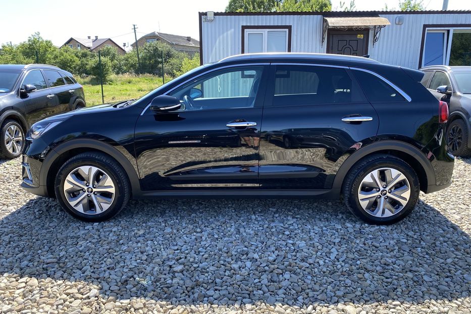Продам Kia Niro 64 kWh Макс. комплектація Люк. 2021 года в Львове