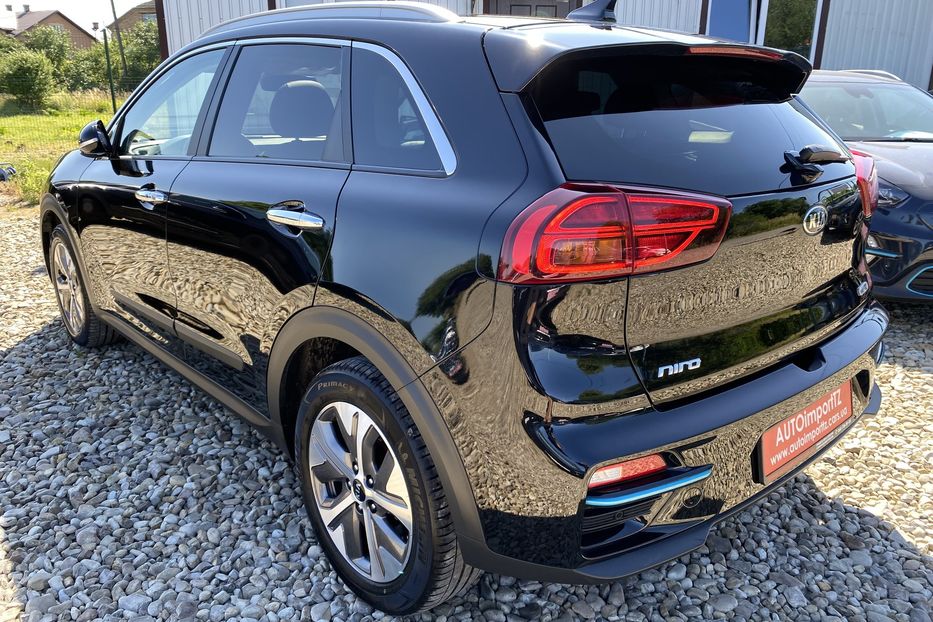Продам Kia Niro 64 kWh Макс. комплектація Люк. 2021 года в Львове