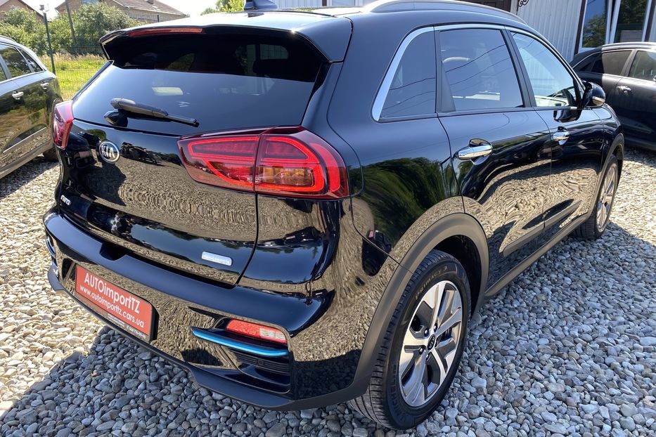Продам Kia Niro 64 kWh Макс. комплектація Люк. 2021 года в Львове