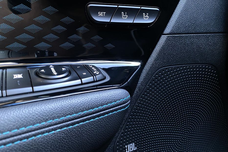 Продам Kia Niro 64 kWh Макс. комплектація Люк. 2021 года в Львове
