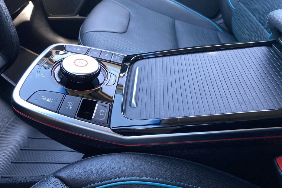 Продам Kia Niro 64 kWh Макс. комплектація Люк. 2021 года в Львове