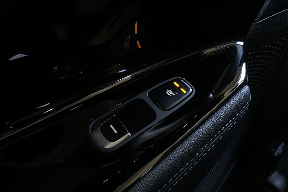 Продам Kia Niro 64 kWh Макс. комплектація Люк. 2021 года в Львове