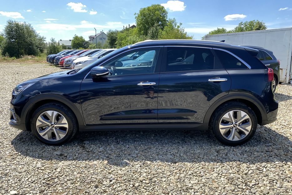 Продам Kia Niro 64 kWh Макс. комплектація 2020 года в Львове