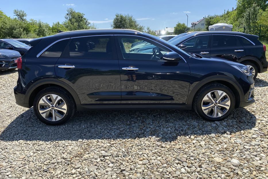 Продам Kia Niro 64 kWh Макс. комплектація 2020 года в Львове