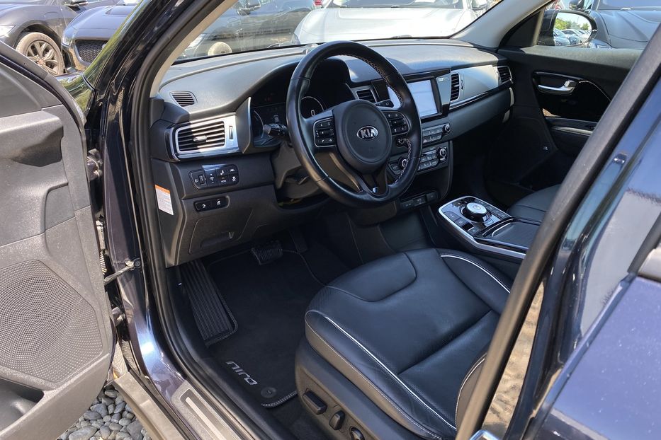 Продам Kia Niro 64 kWh Макс. комплектація 2020 года в Львове