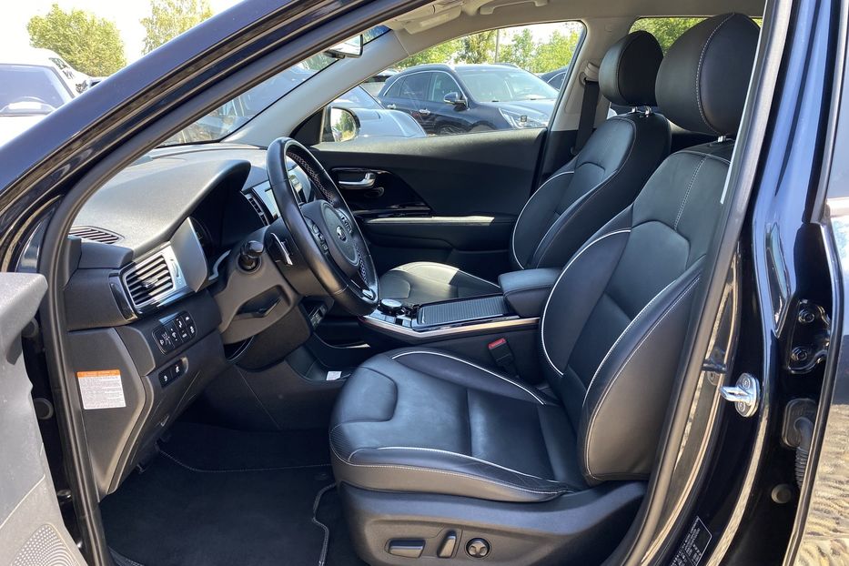 Продам Kia Niro 64 kWh Макс. комплектація 2020 года в Львове
