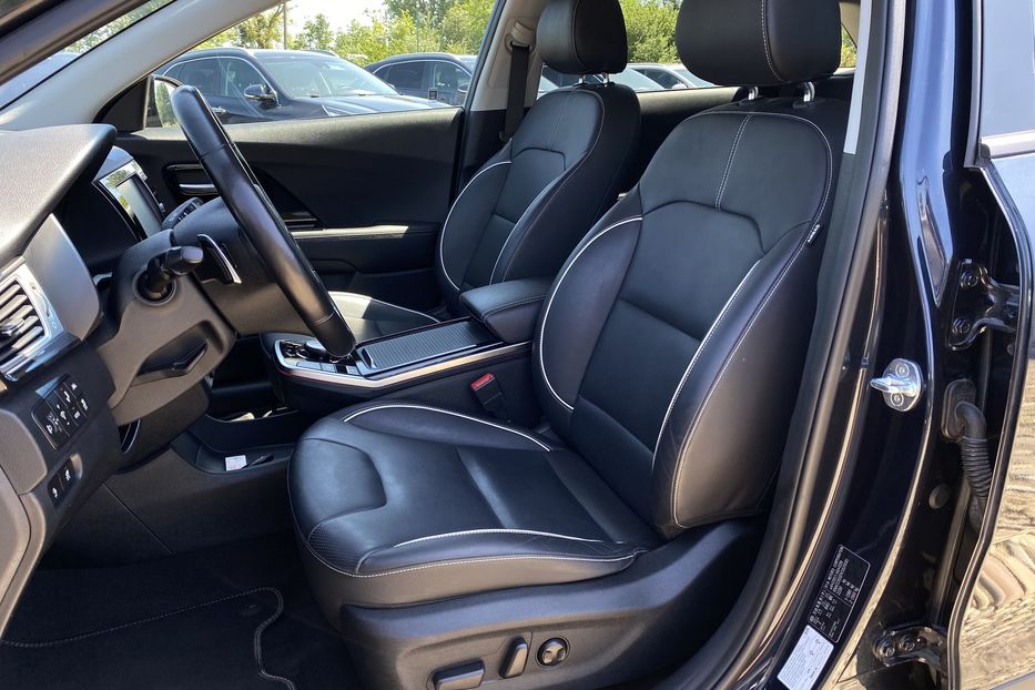 Продам Kia Niro 64 kWh Макс. комплектація 2020 года в Львове