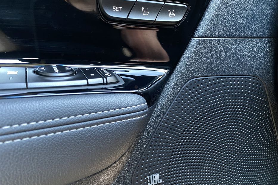 Продам Kia Niro 64 kWh Макс. комплектація 2020 года в Львове