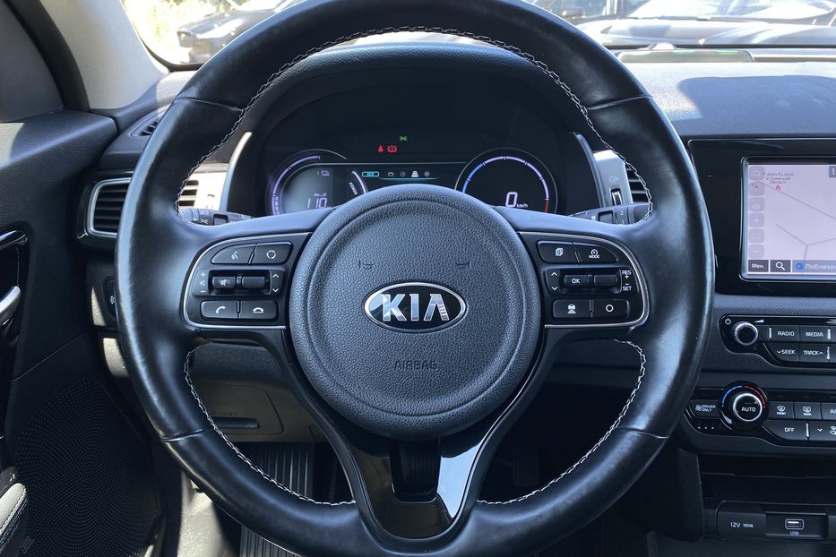 Продам Kia Niro 64 kWh Макс. комплектація 2020 года в Львове