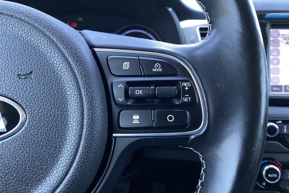 Продам Kia Niro 64 kWh Макс. комплектація 2020 года в Львове