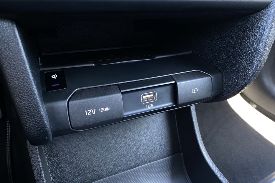 Продам Kia Niro 64 kWh Макс. комплектація 2020 года в Львове