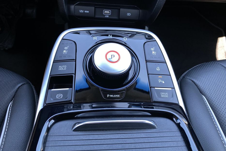 Продам Kia Niro 64 kWh Макс. комплектація 2020 года в Львове