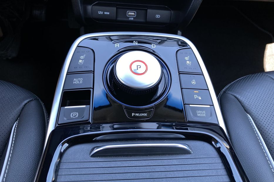 Продам Kia Niro 64 kWh Макс. комплектація 2020 года в Львове